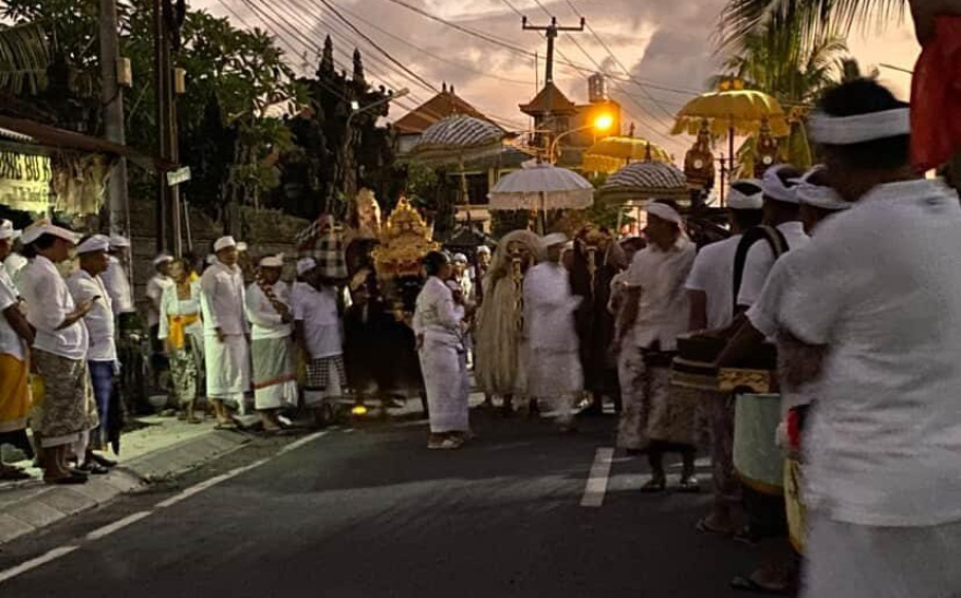 Ngiring Ida Susuhunan Masucian Ke Pura Pesiraman Pengempon Kaler Desa Kekeran