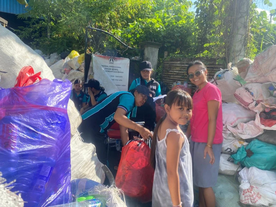 Bank Sampah Mangu Srikandi Rutin Bergerak, Warga Br. Delod Sema Antusias Ubah Sampah Jadi Tabungan